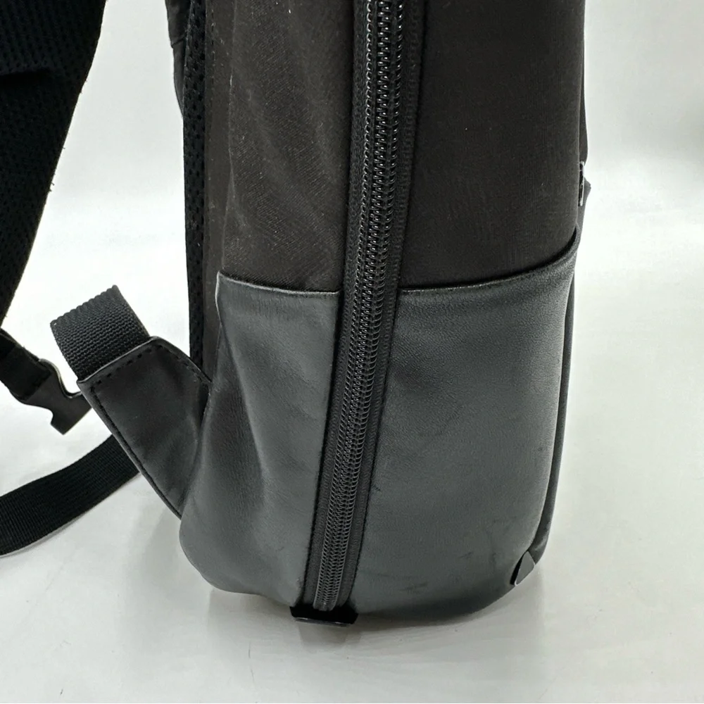 Tumi pre owned